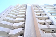 6831244/建物外観